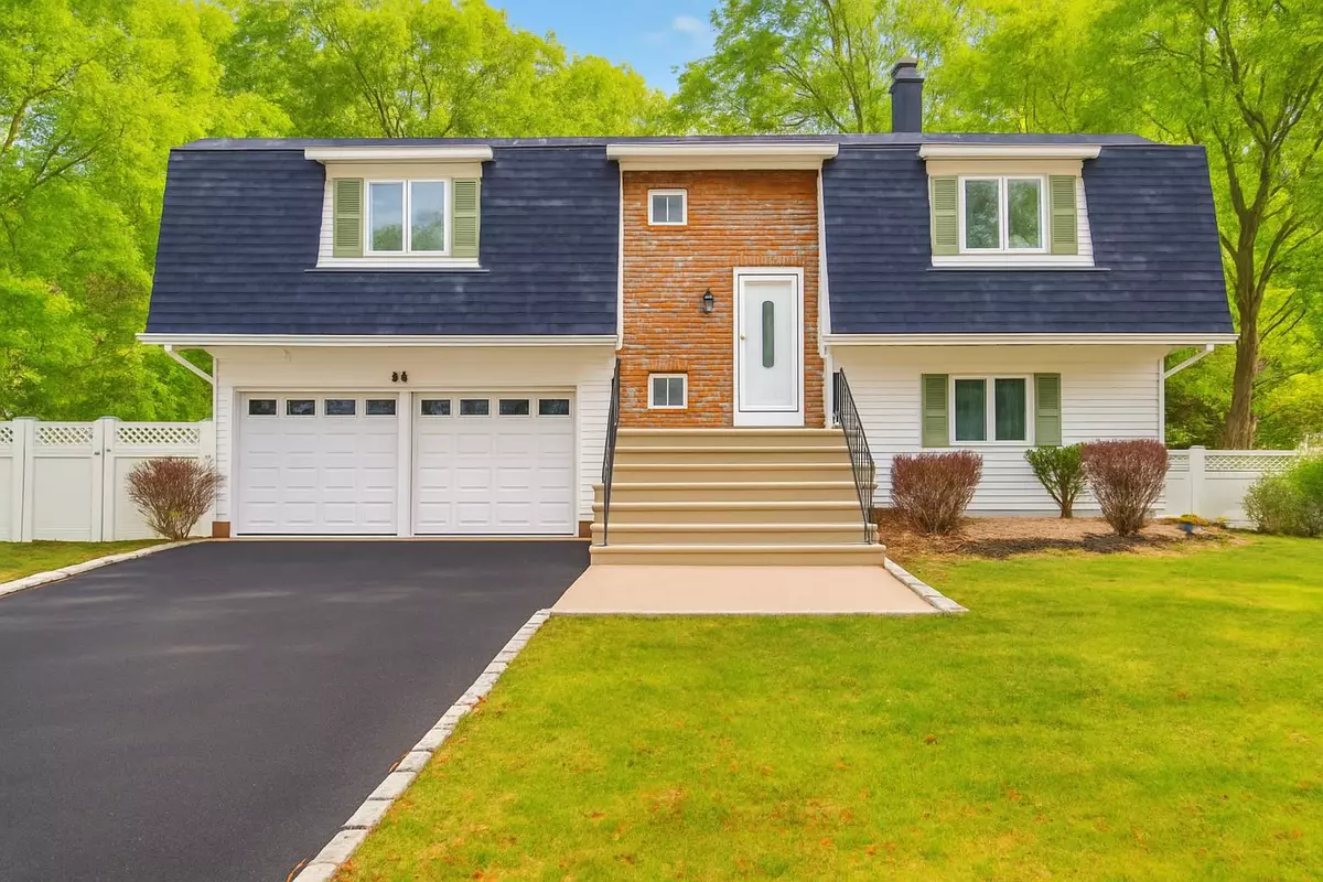 Kings Park, NY 11754,23 Bowman LN