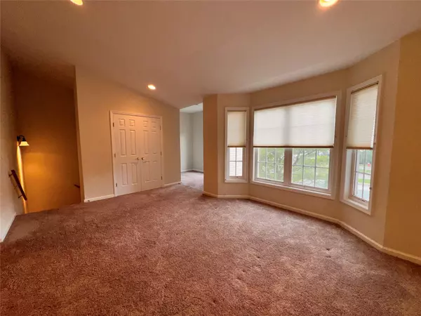 Melville, NY 11747,854 Verona DR