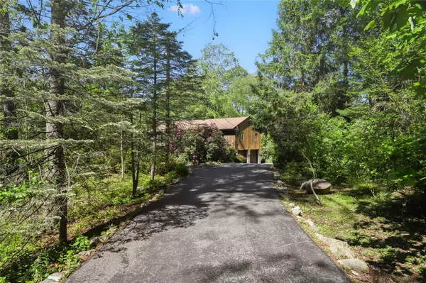 Mahopac, NY 10541,24 Rick LN