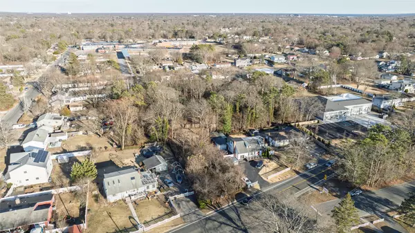 Bay Shore, NY 11706,Howells RD