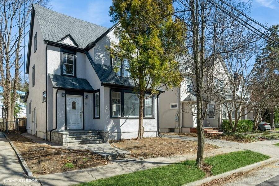 38 Jayson AVE, Great Neck, NY 11021