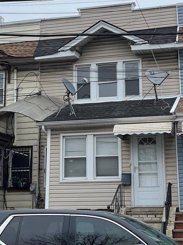 92-45 75th ST, Woodhaven, NY 11421