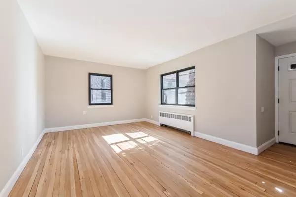Oakland Gardens, NY 11364,74-67 220th ST #101-A