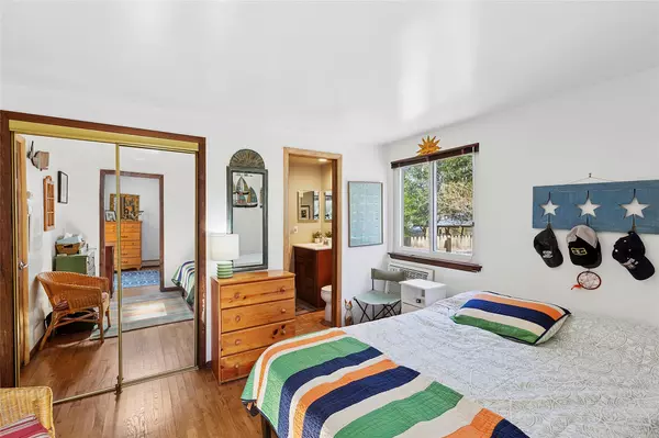 East Hampton, NY 11937,10 Harbor View LN