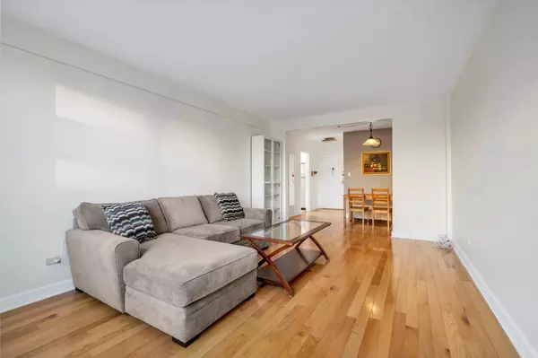 Rego Park, NY 11374,6474 Saunders ST #4A