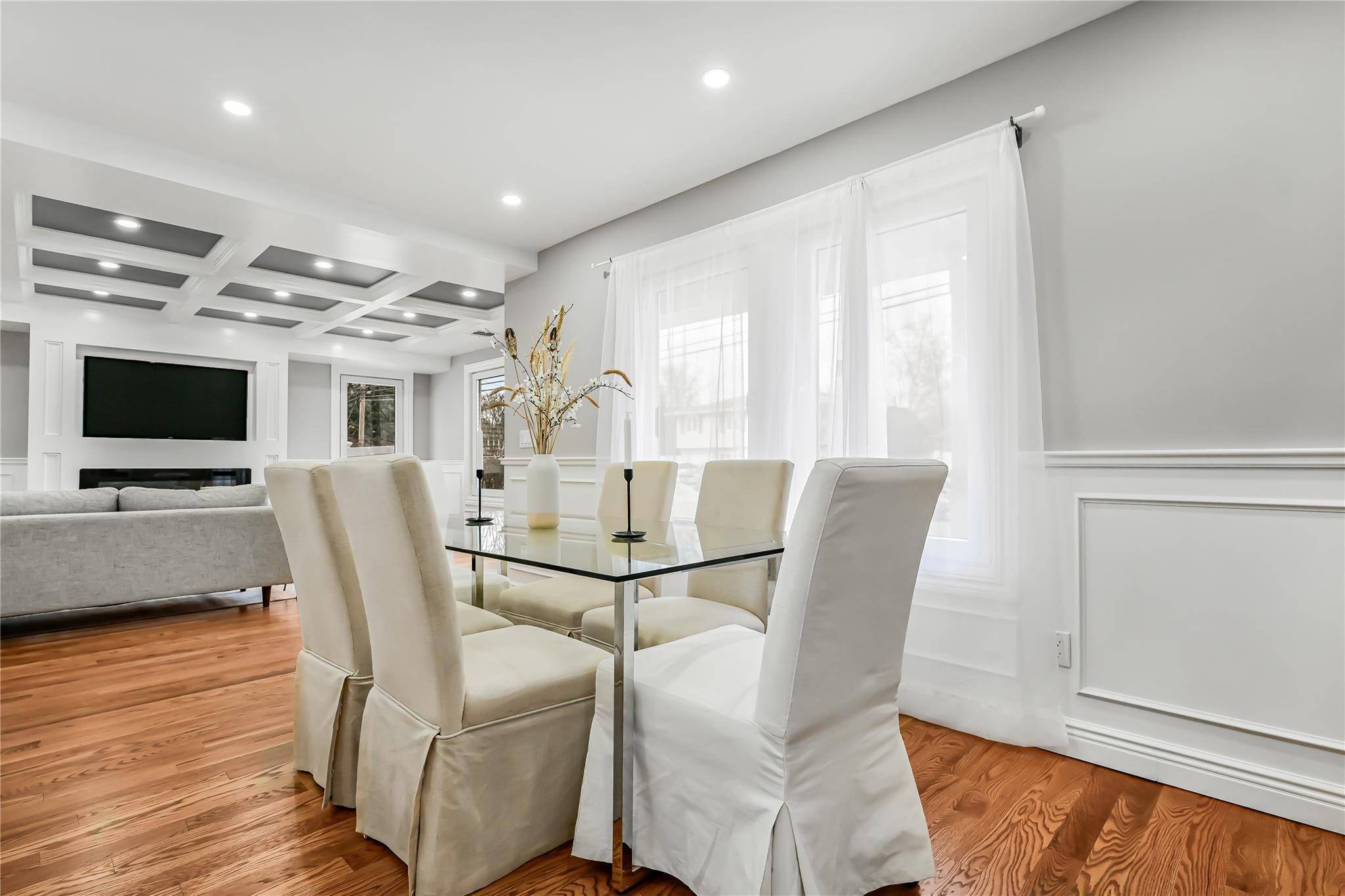 West Islip, NY 11795,214 Oak Neck RD
