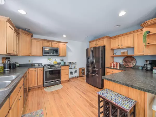 Glen Spey, NY 12737,565 Decker RD