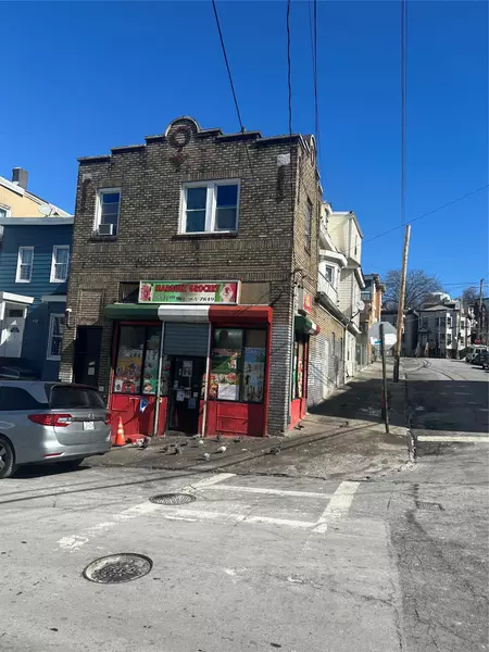 114 Oak ST, Yonkers, NY 10701