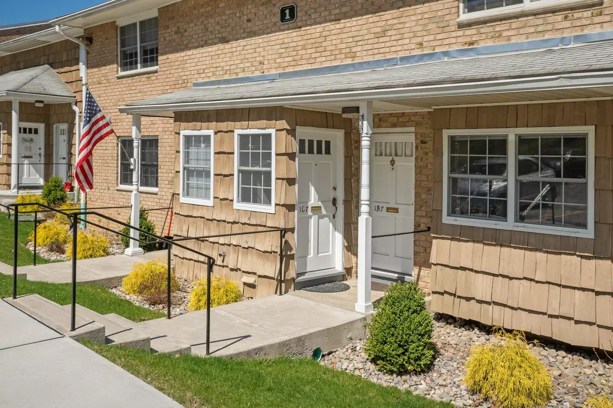 Peekskill, NY 10566,1840 Crompond RD #1B7