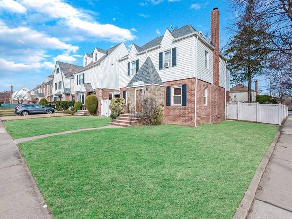 Bayside, NY 11364,4916 216th ST