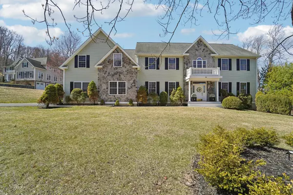 4 Long Hill RD, Hopewell Junction, NY 12533