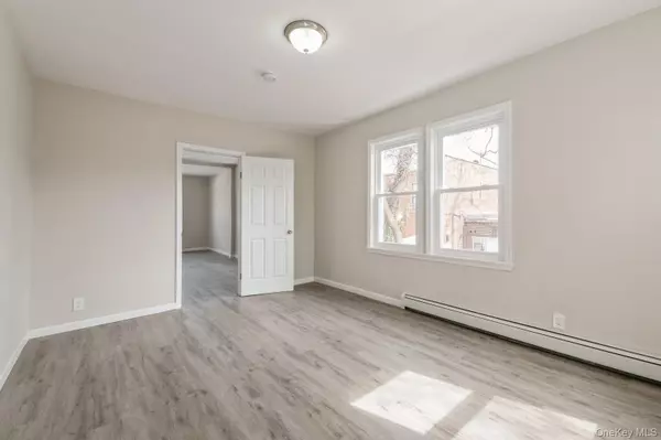Queens Village, NY 11429,215-38 112th AVE