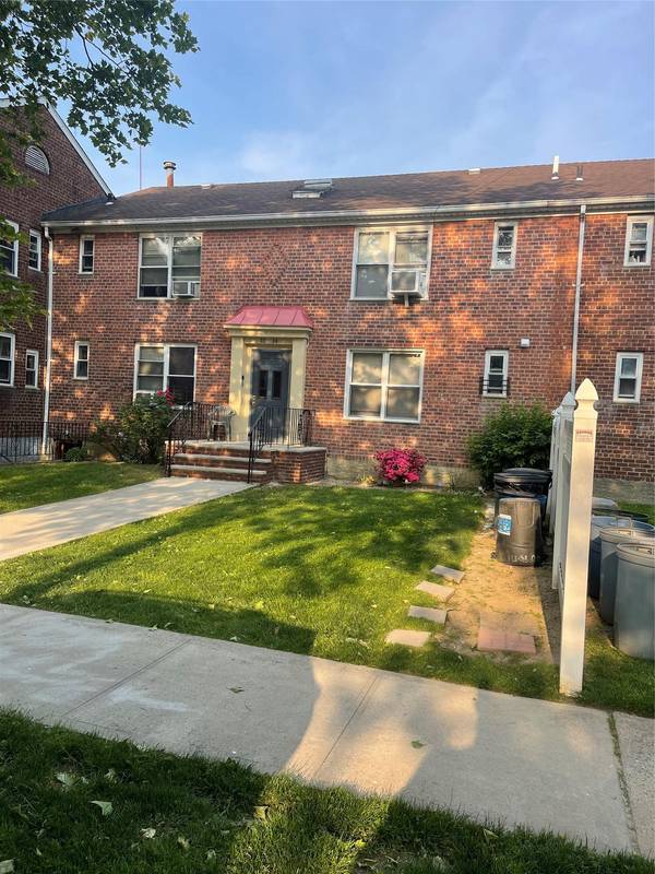 4014 191st ST, Flushing, NY 11358