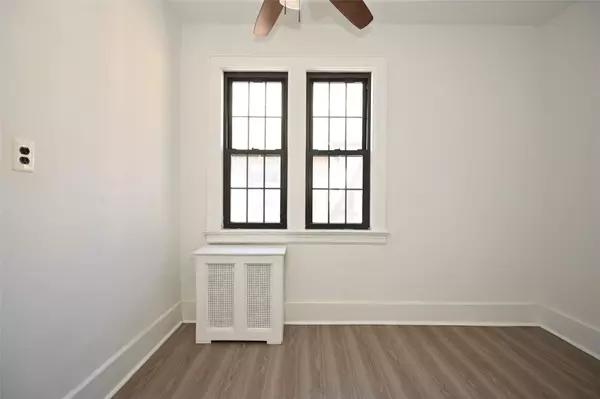Flushing, NY 11358,190-15 Crocheron AVE