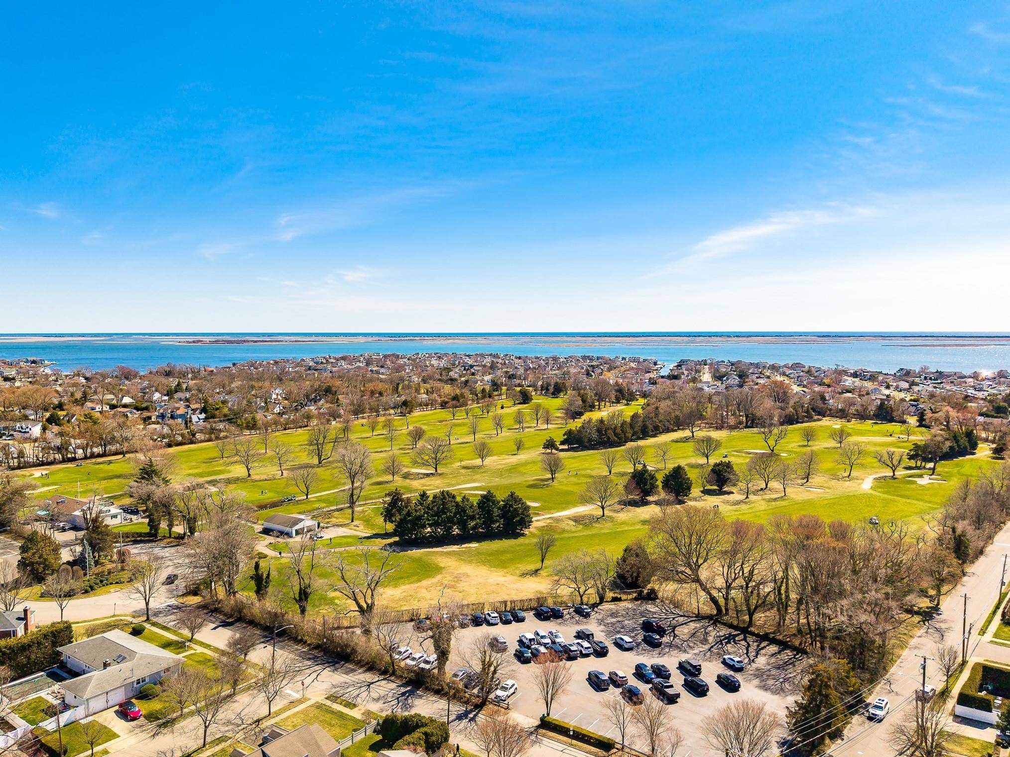 Massapequa, NY 11758,55 Sunset RD