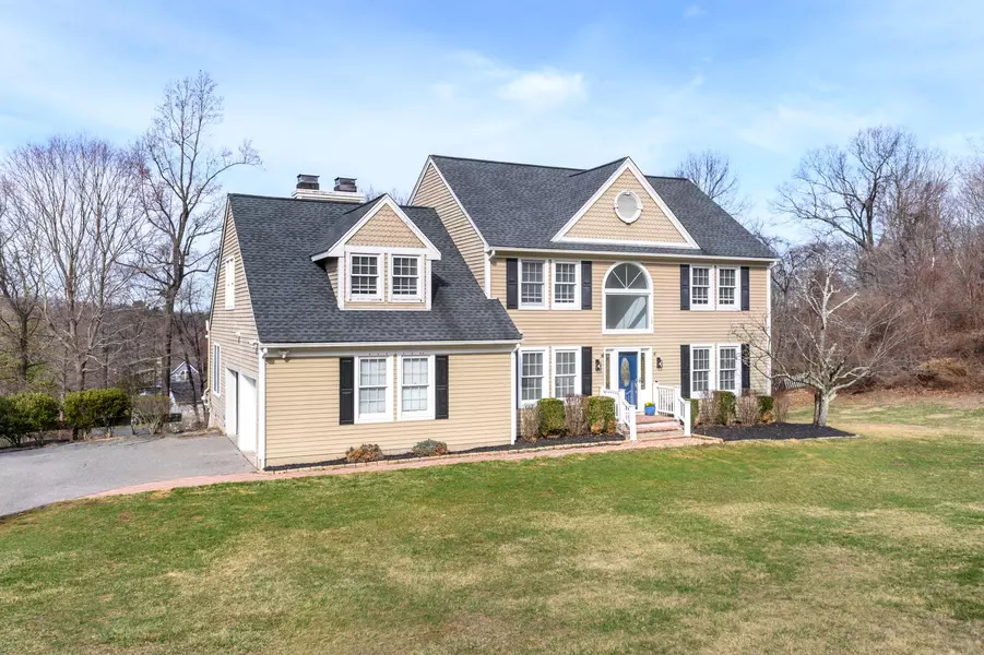 105 Coventry LN, Brewster, NY 10509