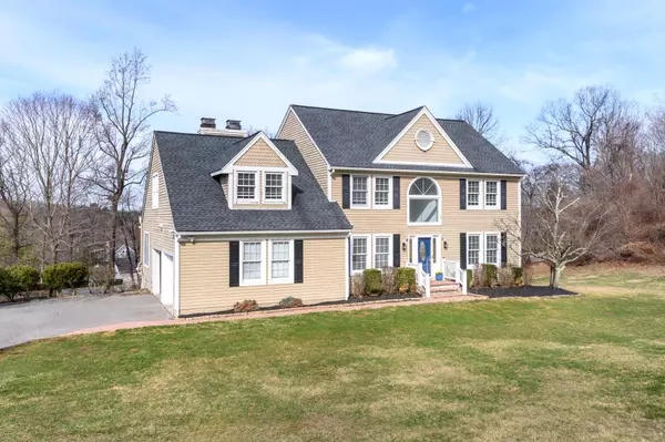 105 Coventry LN, Brewster, NY 10509