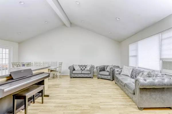 Monsey, NY 10952,19 Glenbrook RD