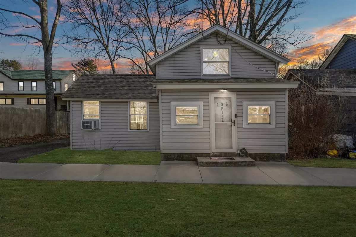 Wurtsboro, NY 12790,136 Pine ST