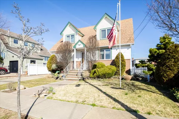 Freeport, NY 11520,92 Hampton PL