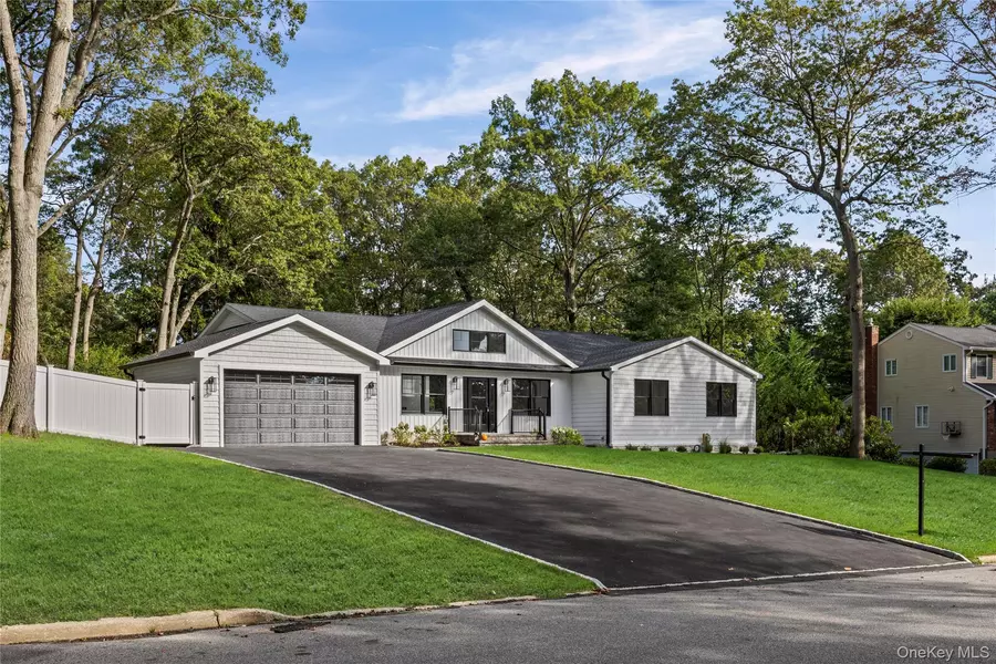 29 Seward DR, Dix Hills, NY 11746