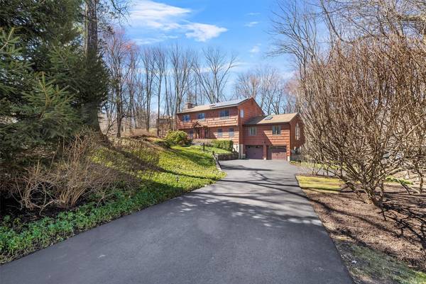 4 Teresa LN, Cortlandt Manor, NY 10567