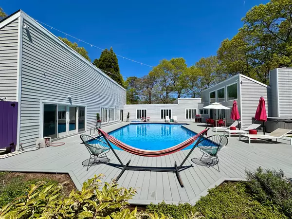 Quogue, NY 11959,5 Lakewood LN