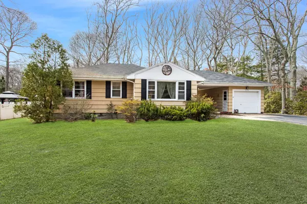 570 N North Bayview RD, Southold, NY 11971