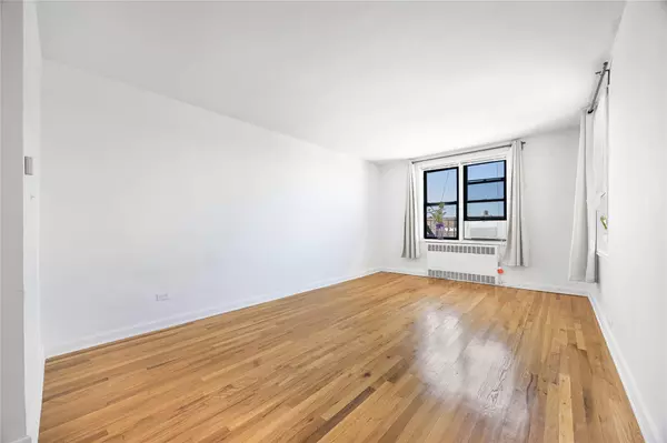 Rego Park, NY 11374,99-63 66 AVE #F7