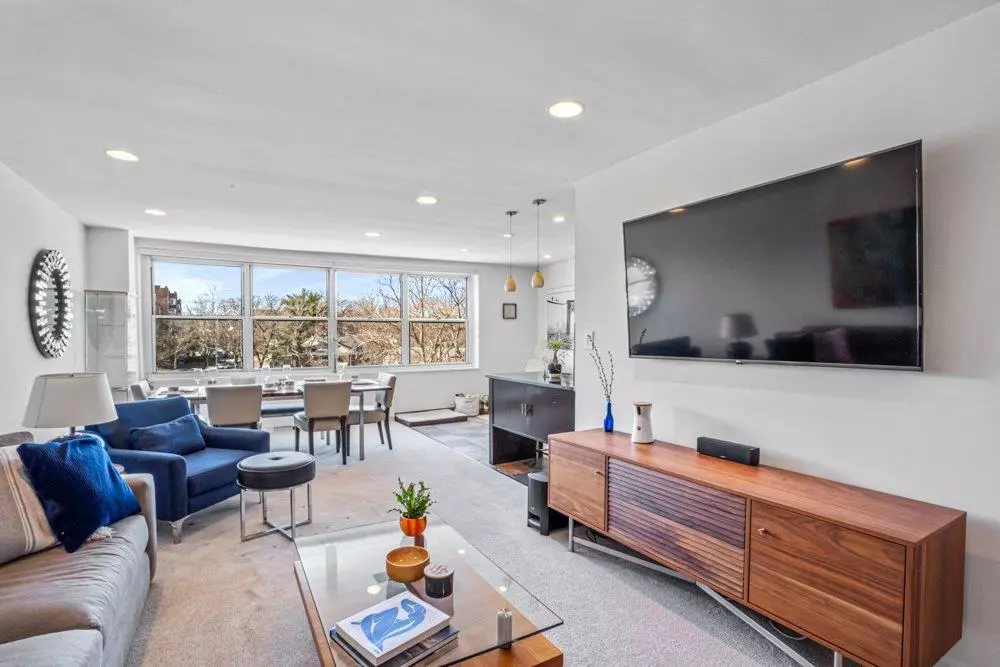 Bayside, NY 11360,211-40 18 AVE #4K