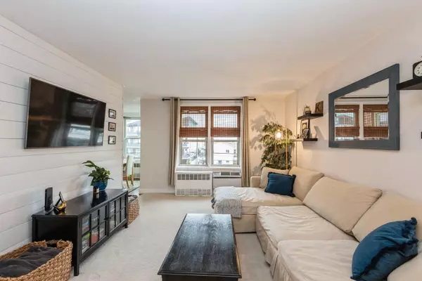 560 W Broadway #2K, Long Beach, NY 11561