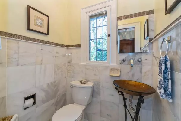 Eastchester, NY 10709,17 Forbes BLVD