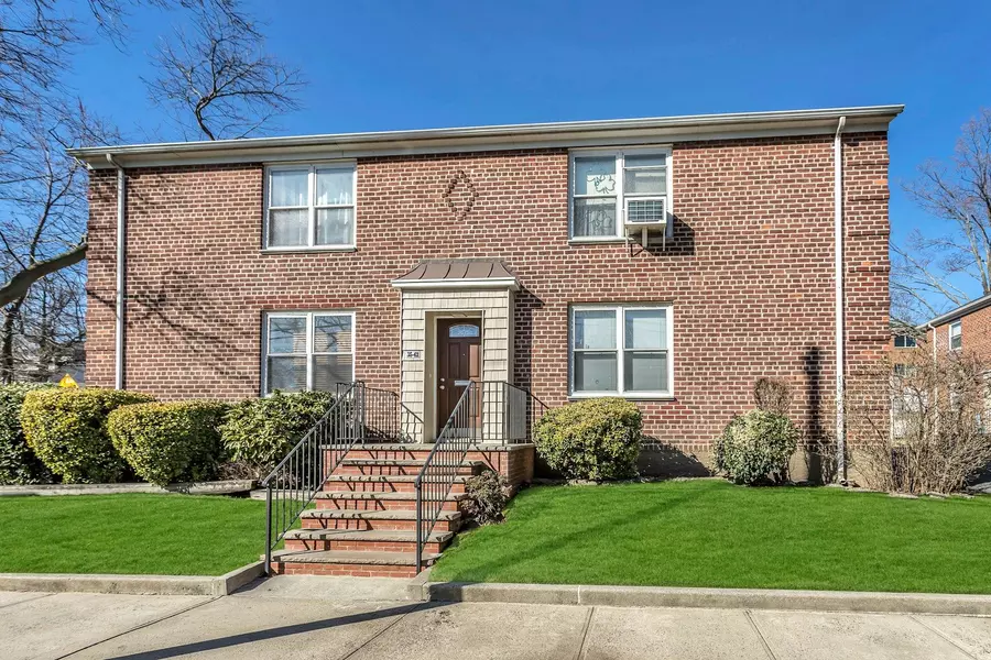 35-42 205th ST #288, Bayside, NY 11361