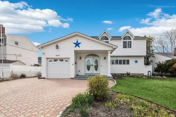 Massapequa Park, NY 11762,204 Broadway