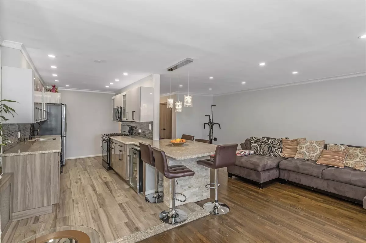 Bayside, NY 11360,212-30 23rd AVE #4K