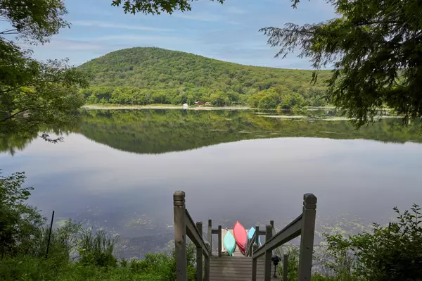 Pine Plains, NY 12567,43 Lake Shore DR