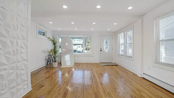 Springfield Gardens, NY 11413,21924 130th DR