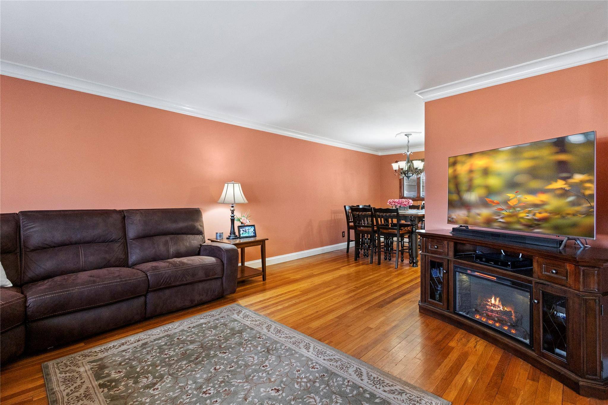 Massapequa, NY 11758,19 Poplar ST