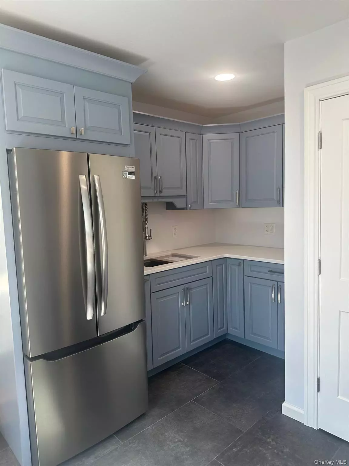 Poughkeepsie, NY 12601,81 Carroll ST #2