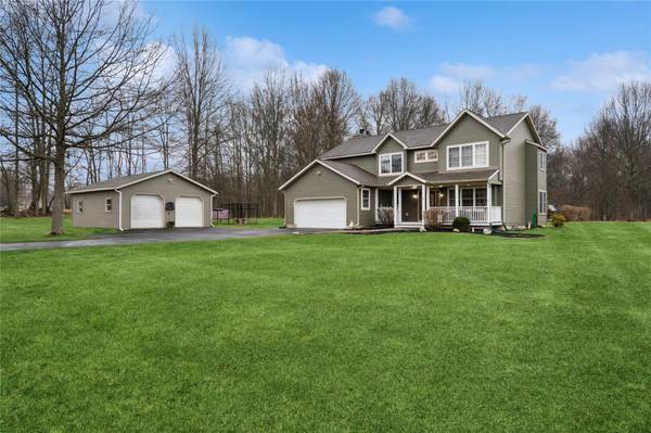 3 Knolls RD, Wallkill, NY 12589