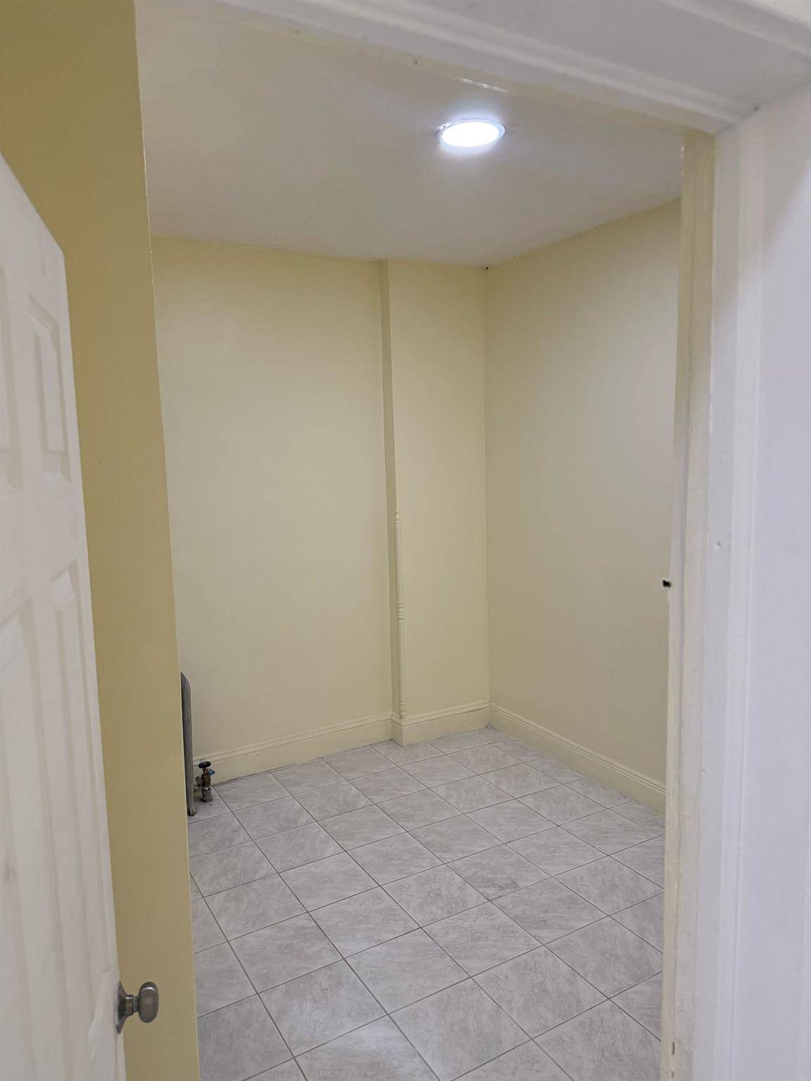 Hollis, NY 11423,188-30 Jamaica AVE #2nd floor