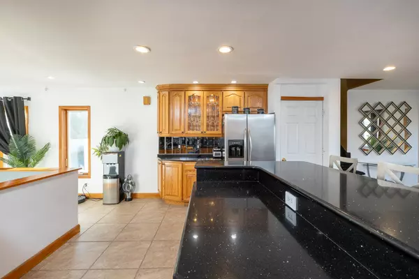 Mastic Beach, NY 11951,84 Riverside AVE