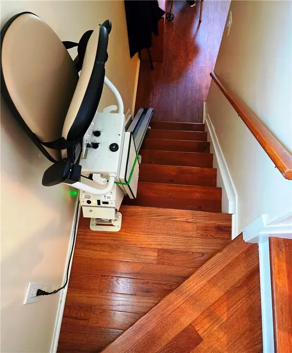 Nanuet, NY 10954,2 Revere CT