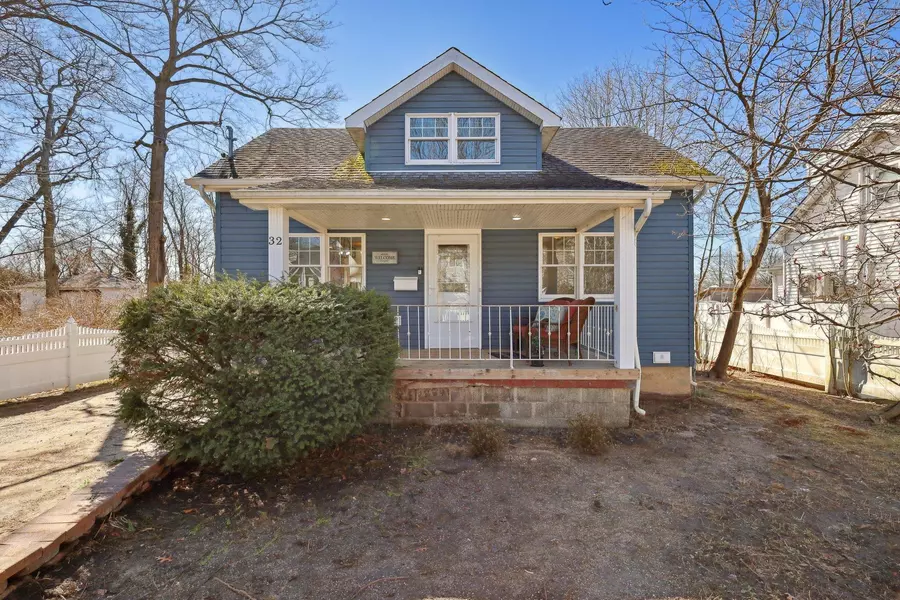 32 Roslyn ST, Islip Terrace, NY 11752