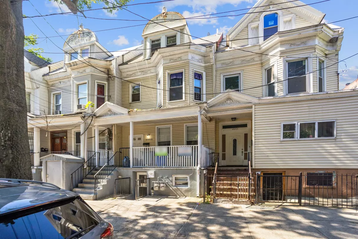 Bronx, NY 10457,2263 Ryer AVE