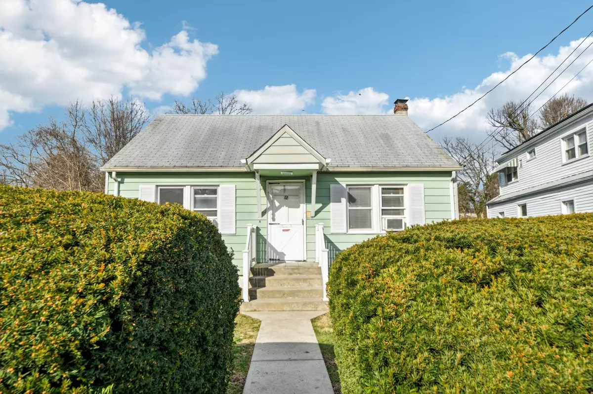 Oyster Bay, NY 11771,72 Singworth ST