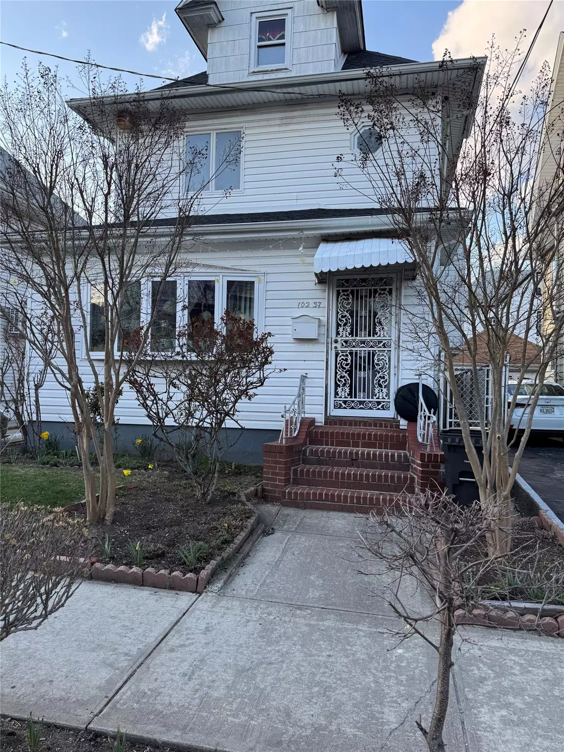 Richmond Hill, NY 11418,10237 90th AVE