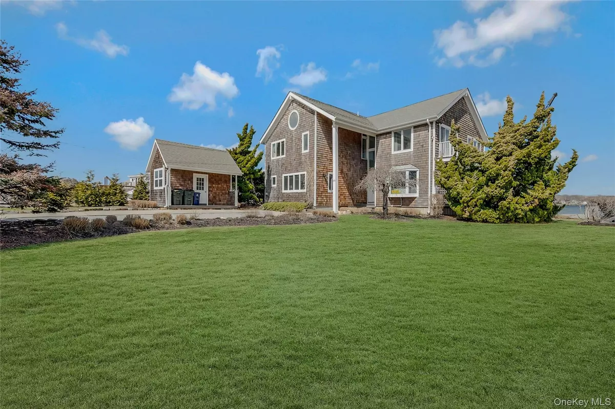 Cutchogue, NY 11935,370 Fishermans Beach RD