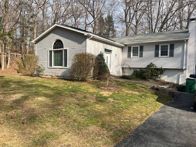 24 Cobey TER,  Poughkeepsie,  NY 12601