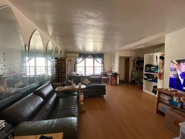 7118 32nd AVE, East Elmhurst, NY 11370